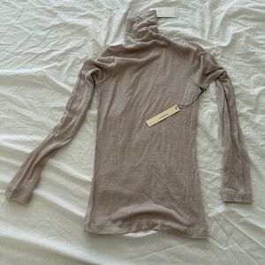 NWT Vertigo Paris Long Sleeve Turtleneck 100% Wool